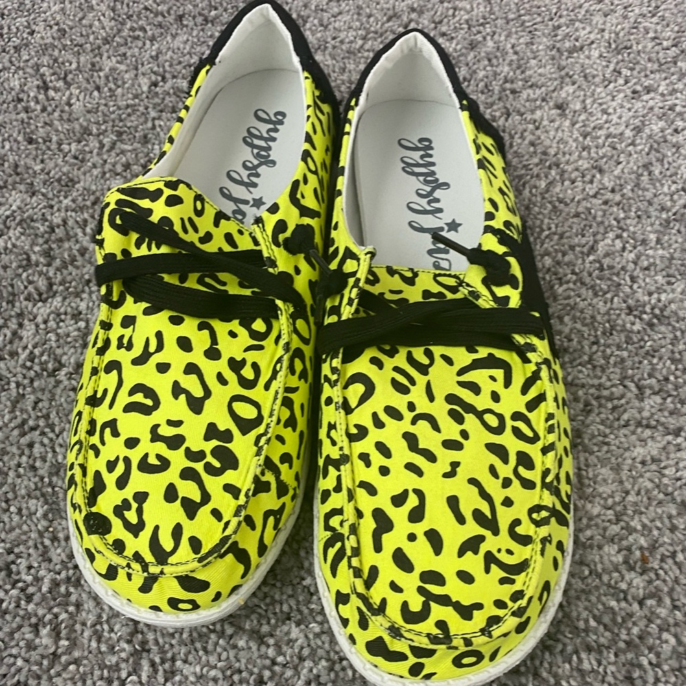 Brand new size 10 sneakers